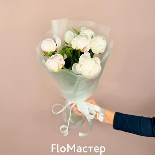 Букет 7 пионов Amalia Olson