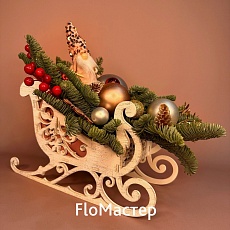 Новогодняя композиция в белых санях