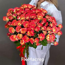 Букет 21 кустовая роза Summer Dance