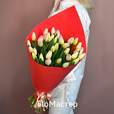 Букет 33 тюльпана Memphis