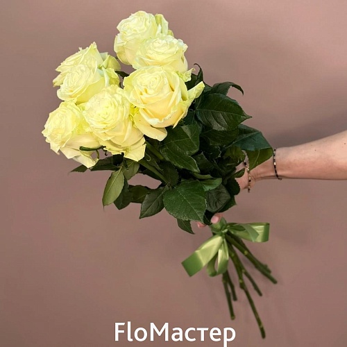 Букет 7 роз Эквадор Mondial