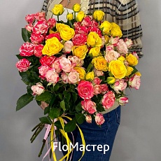 Букет 15 кустовых роз микс Lace