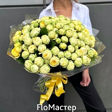 Букет 51 кустовая роза Peony