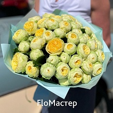 Букет 21 кустовая роза Peony