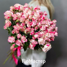 Букет 21 кустовая роза Reflex