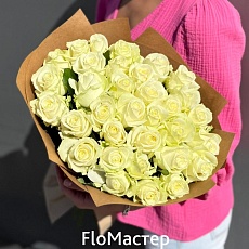 Букет 33 розы Avalanche