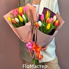 Букет из 9 тюльпанов микс в упаковке