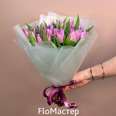 Букет 25 сиреневых тюльпанов 
