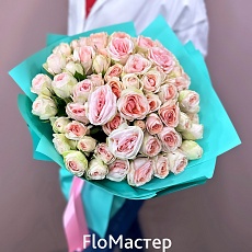 Букет 15 кустовых роз Christie