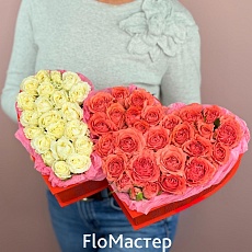 Композиция Double heart из кустовых роз