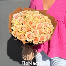 Букет 33 розы Pearl Avalanche