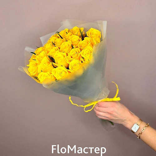 Букет 25 желтых роз в упаковке