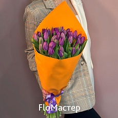 Букет 33 тюльпана Purple