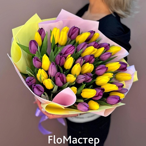 Букет 51 тюльпан Yellow-purple Букет 51 тюльпан Yellow-purple