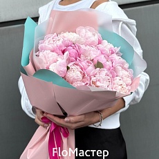 Букет 15 розовых пионов 