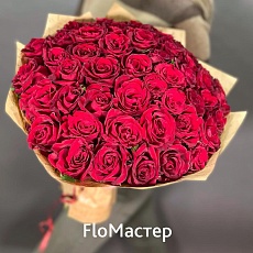 Букет 51 роза Madam Red