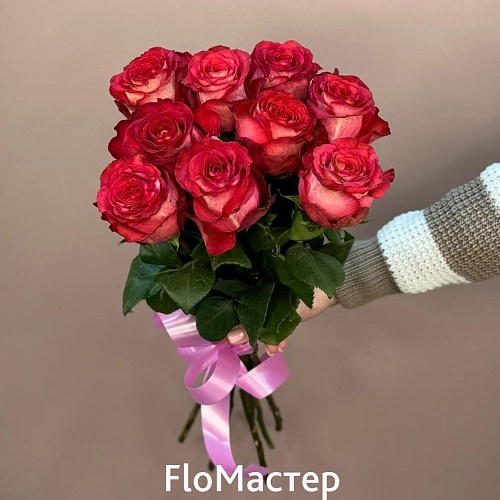 Букет 9 роз Эквадор Iguazu