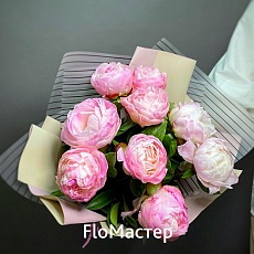 Букет 9 нежно-розовых пионов