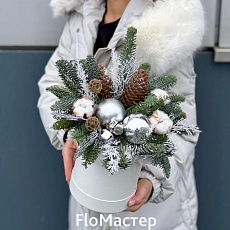 Новогодняя композиция в коробке White