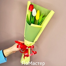 Букет 3 тюльпана микс в упаковке