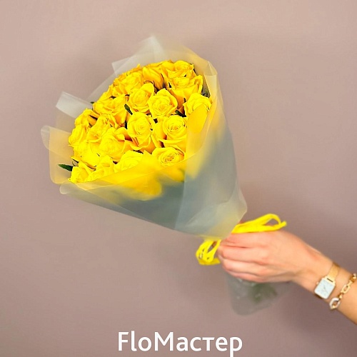 Букет 21 желтая роза в упаковке