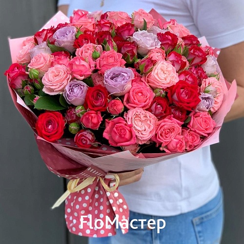 Букет 33 кустовые розы микс (40 см) Букет 33 кустовые розы микс (40 см)
