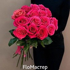 Букет 15 роз Эквадор Pink Floyd