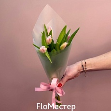 Букет 5 нежно-розовых тюльпанов 