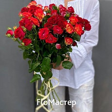 Букет 9 кустовых роз 60см