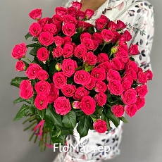 Букет 33 кустовые розы Fruity Bubbles