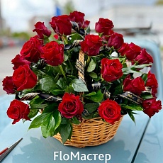 Корзина из красных роз Эквадор