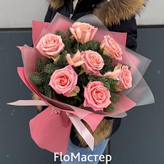 Букет из роз и нобилиса