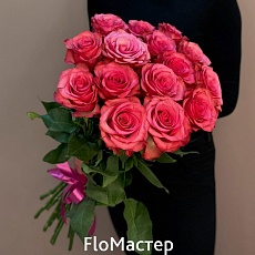 Букет 15 роз Эквадор Lola