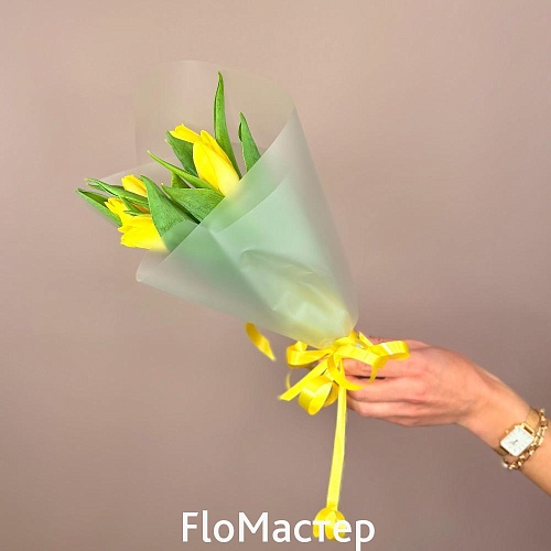 Букет 5 жёлтых тюльпанов 