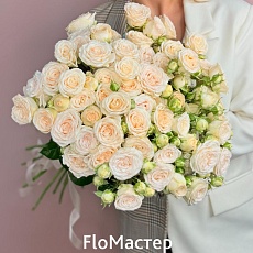 Букет 15 кустовых роз Sofie