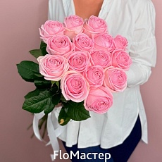 Букет 15 роз Zaina