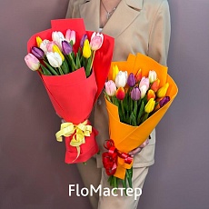 Букет 15 тюльпанов микс в фоамиране