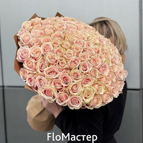 Букет 101 роза Sweet Avalanche