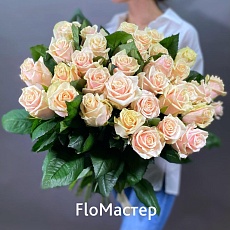 Букет 33 розы Talea