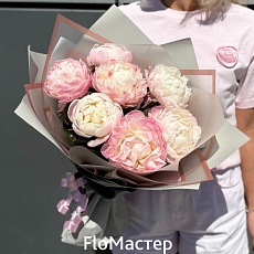 Букет 7 пионов Gardenia