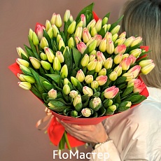Букет Memphis 101 тюльпан