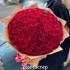 Букет 101 роза Red Naomi 